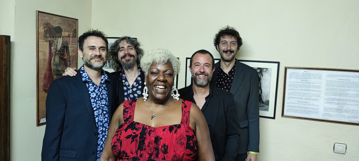 images/material_propio/Festival%20de%20Blues%20de%20Tomares/2026/TiaCarroll/tiacarroll8_conquiquegomez.jpg
